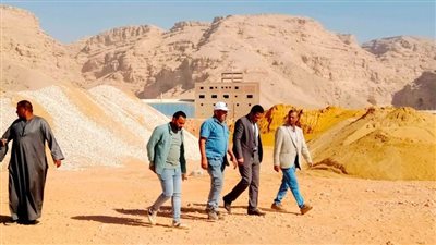 محافظ سوهاج يتابع بدء العمل في مشروع إنشاء 