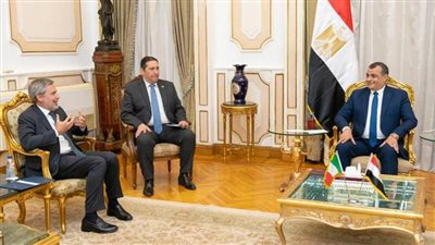   وزير الدولة للإنتاج الحربي يبحث دعم أطر التعاون المشترك مع الشركات الإيطالية