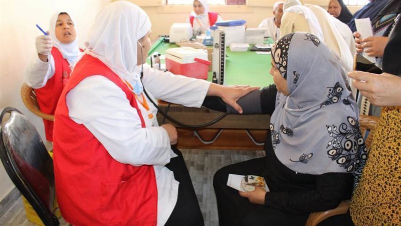 قافلة طبية بقرية