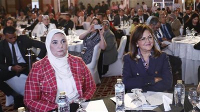 وزيرة التخطيط تطمئن المستثمرين: الدولة تعمل بشكل جاد على تشجيع الاستثمار وتذليل العقبات أمامكم