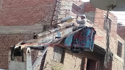 صيانة دورية لأعمدة الإنارة ورفع كفاءة منظومة النظافة بكفر الشيخ