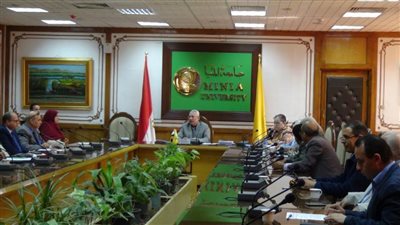 جامعة المنيا تناقش التوسع في التعلم التفاعلي والاختبارات الإلكترونية 