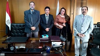 وفد من البيطريين يلتقى رئيس سلامة الغذاء ويؤكد ضرورة تعيين أطباء متخصصين