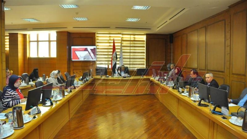 خلال الاجتماع