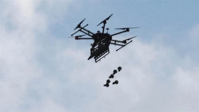 طائرات تستخدم أسلحة