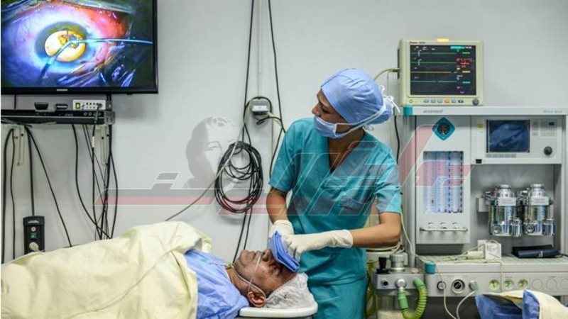 الكشف علي المرضى