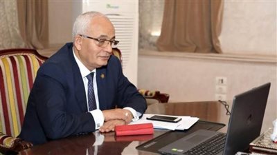 وزير التعليم يلتقى عددا من طلاب إدارة بني مزار التعليمية بالمنيا 