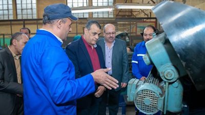 وزير الدولة للإنتاج الحربي يتفقد شركة شبرا للصناعات الهندسية