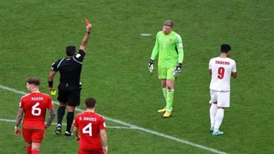 موقع فرنسي:الويلزي هينيسي ثالث حارس يحصل على بطاقة حمراء في تاريخ المونديال