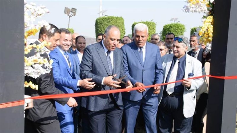 د. علاء عزوز خلال