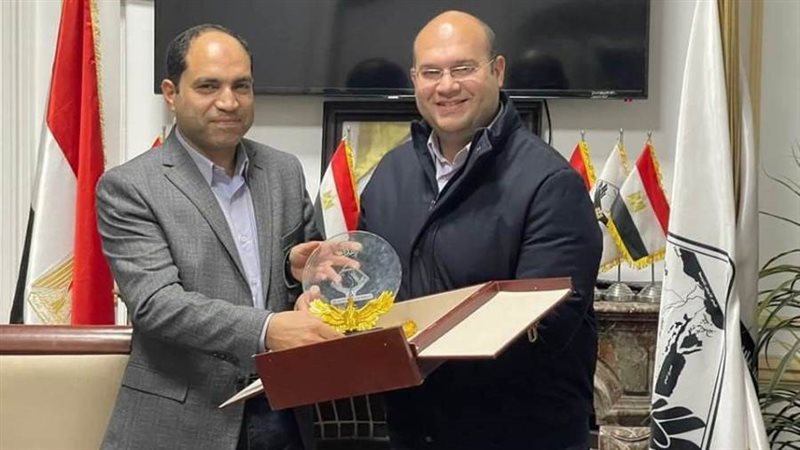 التنسيقية تكرم النائب