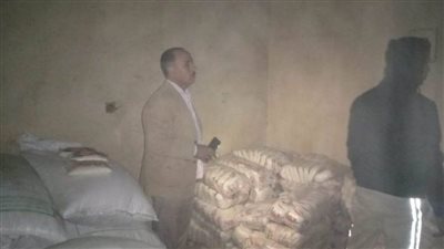 ضبط 5 أطنان سكر تمويني وتحرير 15 محضرًا خلال حملة تموينية بملوي جنوب المنيا