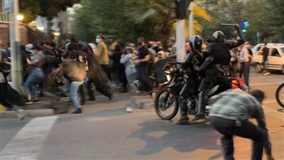  (ذا هيل): أمريكا وحلفاؤها يدعمون متظاهري إيران كمحاولة لقلب موازين الحكم في البلاد