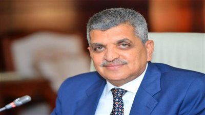 الفريق أسامة ربيع: قناة السويس هي الاختيار الأول لجميع الخطوط الملاحية في العالم