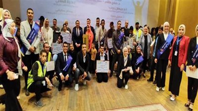  توزيع أجهزة لاب توب للطلاب ذوي الهمم بجامعة عين شمس