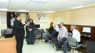 جامعة سوهاج تواصل برامجها التدريبية للجهاز الإداري عن أساسيات الحاسب الآلي 