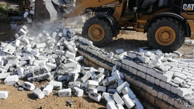 محافظ أسيوط تنفيذ إزالات لحالات تعدٍ على أراضٍ زراعية وأملاك دولة