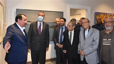 السفير الفلسطيني يفتتح معرض الفنانين التشكيليين العرب بجاليري 