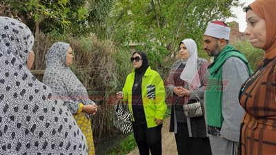 توعية 15120 سيدة في حملة طرق الأبواب بقرى 