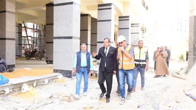 رئيس جامعة سوهاج يتفقد المراحل النهائية من تشطيبات مبنى المعامل الطبية تمهيدًا لاستلامه