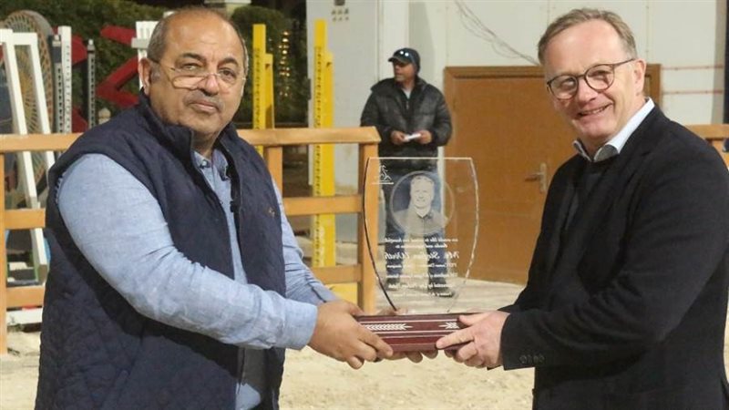 حطب يكرم جريجوري