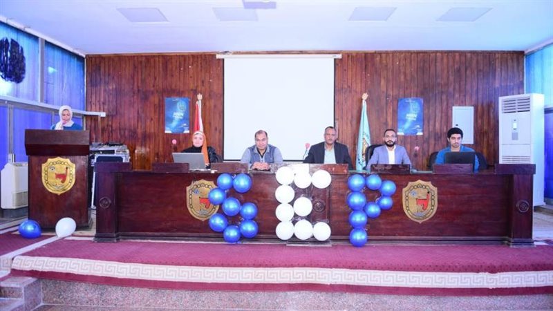 جانب من الندوه