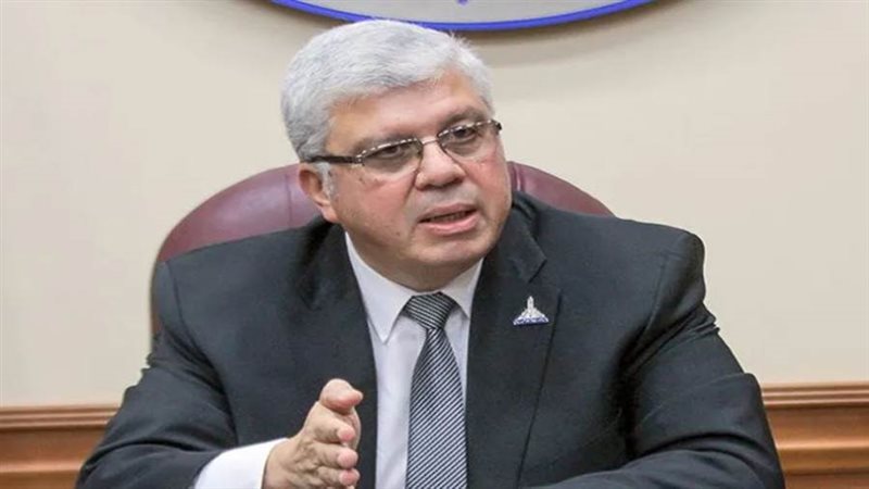 الدكتور أيمن عاشور