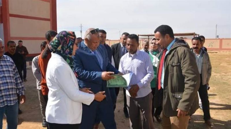 محافظ الوادى في زيارة