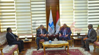 مجلس جامعة كفر الشيخ يناقش الموضوعات المتعلقة بالعملية التعليمية