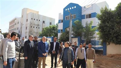 حياة كريمة تزين القرى.. محافظ المنيا يتفقد المشروعات بقري أبوقرقاص.. صور
