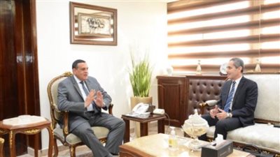 وزير التنمية المحلية يتابع مع محافظ الغربية الموقف التنفيذي للمشروعات التنموية والخدمية