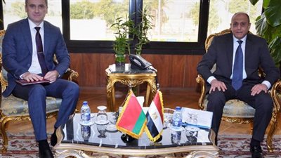 وزير الطيران يبحث مع سفير بيلاروسيا تعزيز التعاون في مجال النقل الجوي