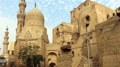 تطوير المسار السياحي لمنطقة الدرب الأحمر