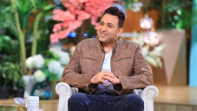 تامر حسين يكشف تفاصيل علاقته بحماقي وعمرو دياب وعامر منيب.. صور