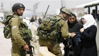 الاحتلال يعتقل فتاة فلسطينية لدى زيارتها شقيقها بالسجن