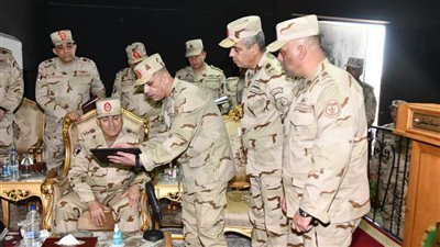 رئيس الأركان يشهد المرحلة الرئيسية لمشروع مراكز القيادة الخارجى 