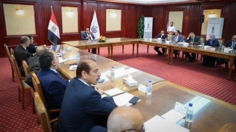 اجتماع وزير الصحة