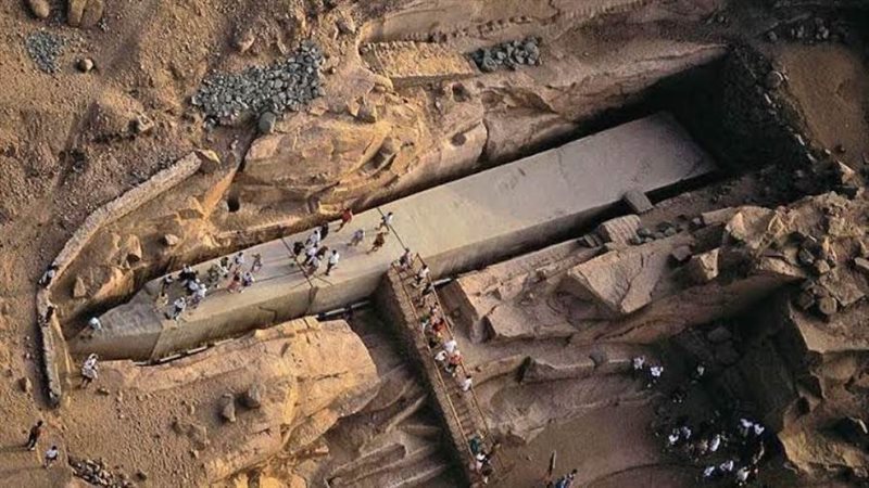 المسلة الناقصة