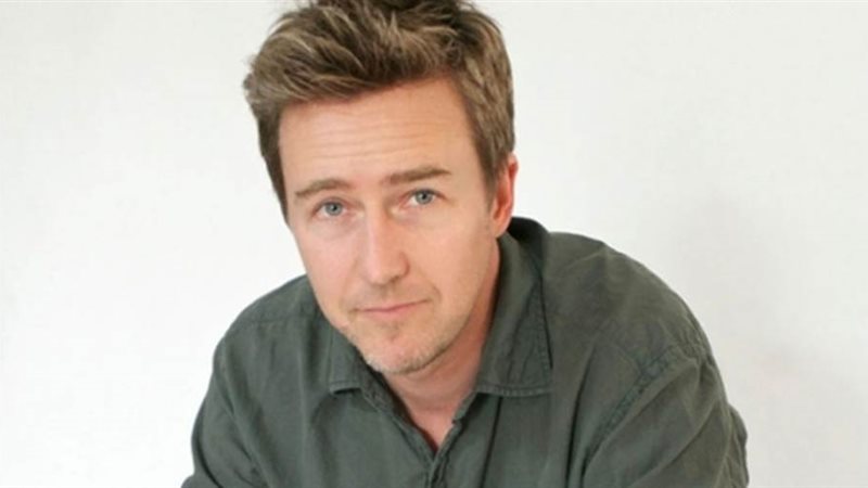 الممثل العالمي إدوارد