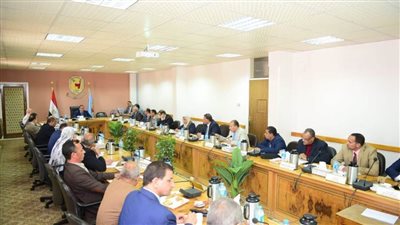 مجلس جامعة سوهاج يوافق على منح جوائز الجامعة التقديرية والتشجيعية والتميز