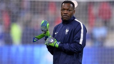 ليكيب: الحارس مانداندا أكبر لاعب يرتدي قميص منتخب فرنسا في تاريخه