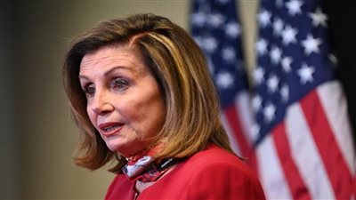 بيلوسي تهنئ حكيم جيفريز على انتخابه زعيما للحزب الديمقراطي في مجلس النواب