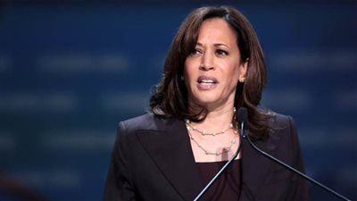 نائبة الرئيس الأمريكي تلتقي الرئيس الفرنسي