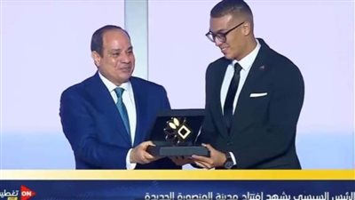 عاجل.. عبر المانش في 14 ساعة.. من هو الطالب 