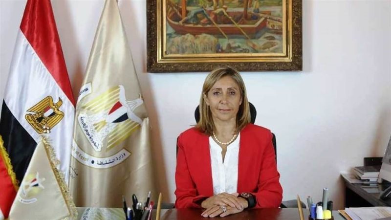 وزيرة الثقافة