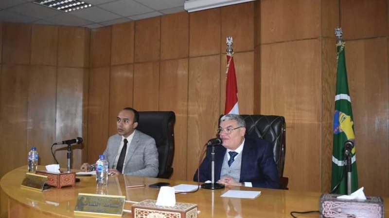 محافظ المنيا ونايبه