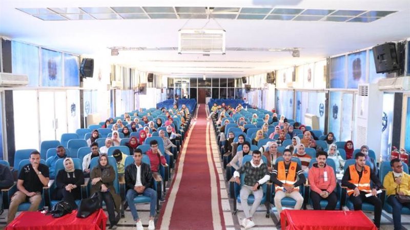 جانب من الندوه