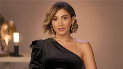 دينا الشربيني عن حبيبها الجديد: لذيذ أوي (فيديو)