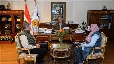 محافظ أسيوط يتابع تجهيزات مقر مكتبة مصر العامة بقرية بني عدي بمنفلوط