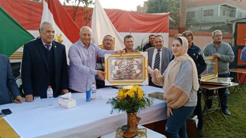 تسليم الجوائز